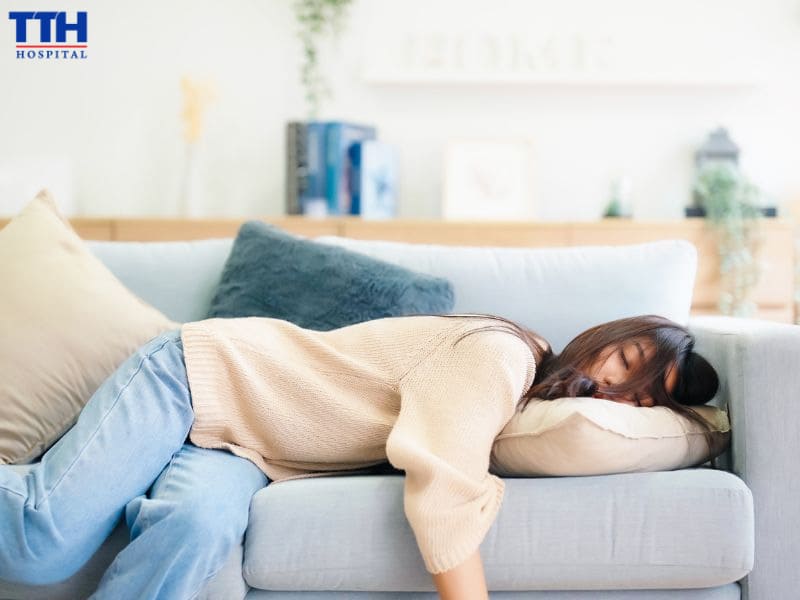 Nếu mệt mỏi liên tục mà không có lý do rõ ràng thì bạn nên đi khám sức khỏe